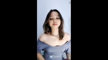 XIA Tocil Tubuh Mulus Show Bugil