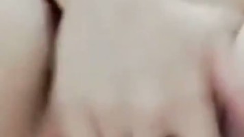 Teteh Ira Suka Narsis Berani Colmek Ngangkang